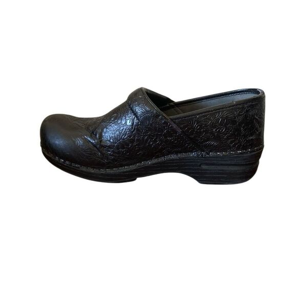 Dansko Black Embossed Clogs Woman’s Size 8.5 - Picture 3 of 15